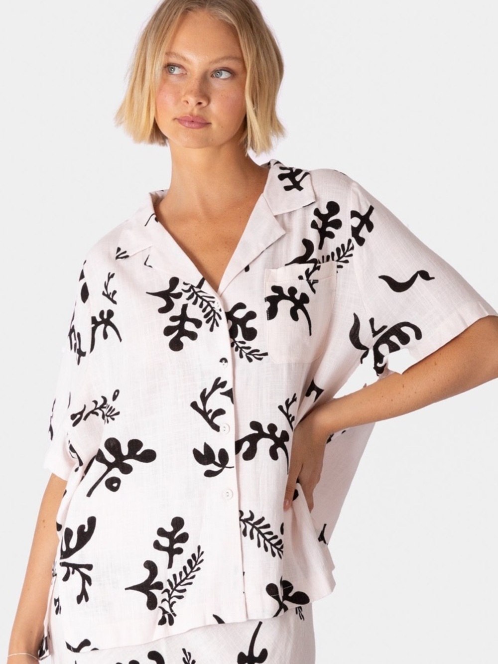 Paper Heart Banks Top White Button Front Shirt Black Floral Print Linen Blend
